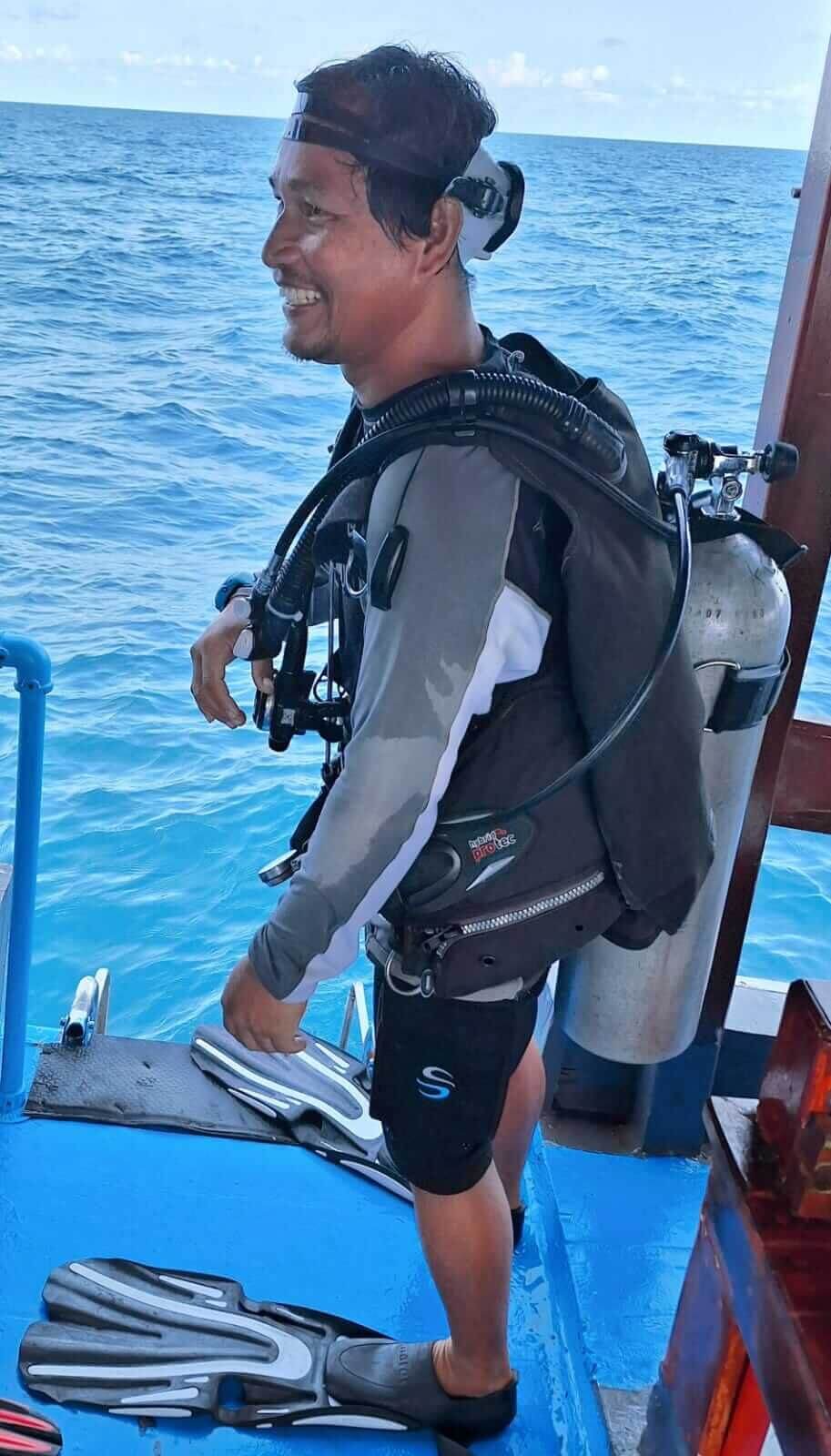 ครูเตี้ยวันนี้บนเรือ Local Divers
